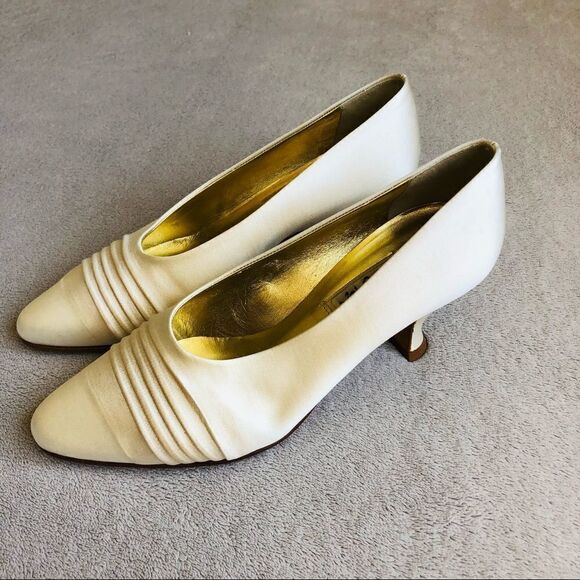 Vintage Peter Fox Satin Pumps - Picture 1 of 11